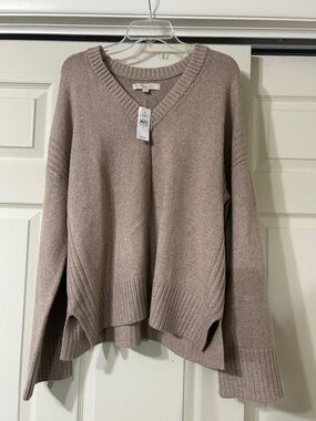 Loft Women’s V-neck Knit Sweater NWT